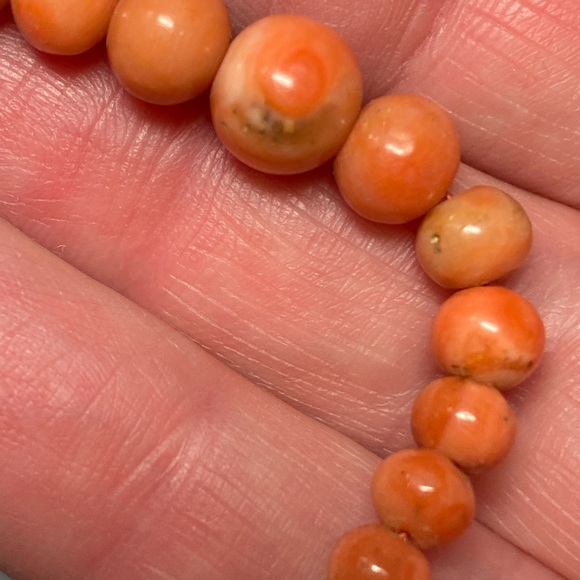 Vintage coral beaded necklace - Picture 4 of 6